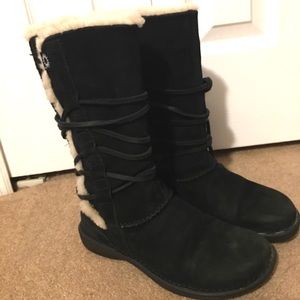 UGG black boots with sheepskin lining sz 6